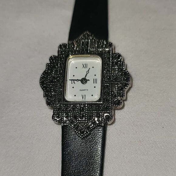 New Gothic Avon Silvertone‎ Marcasite Watch Black Leather Band Goth Romantic - Picture 5 of 10